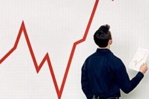 如何分析沪深权合约的特点？这些特点对投资决策有何帮助？