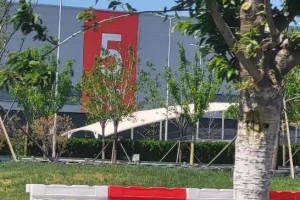 4月交付超2.8万辆！实探小米汽车工厂！销售：订单大增，交付周期拉长至45周！